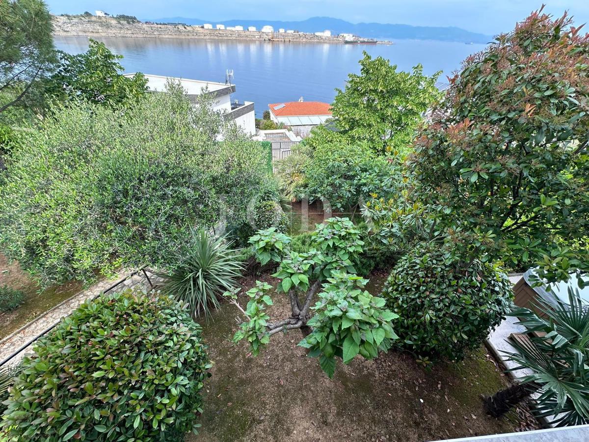 Omišalj, villa vicino al mare