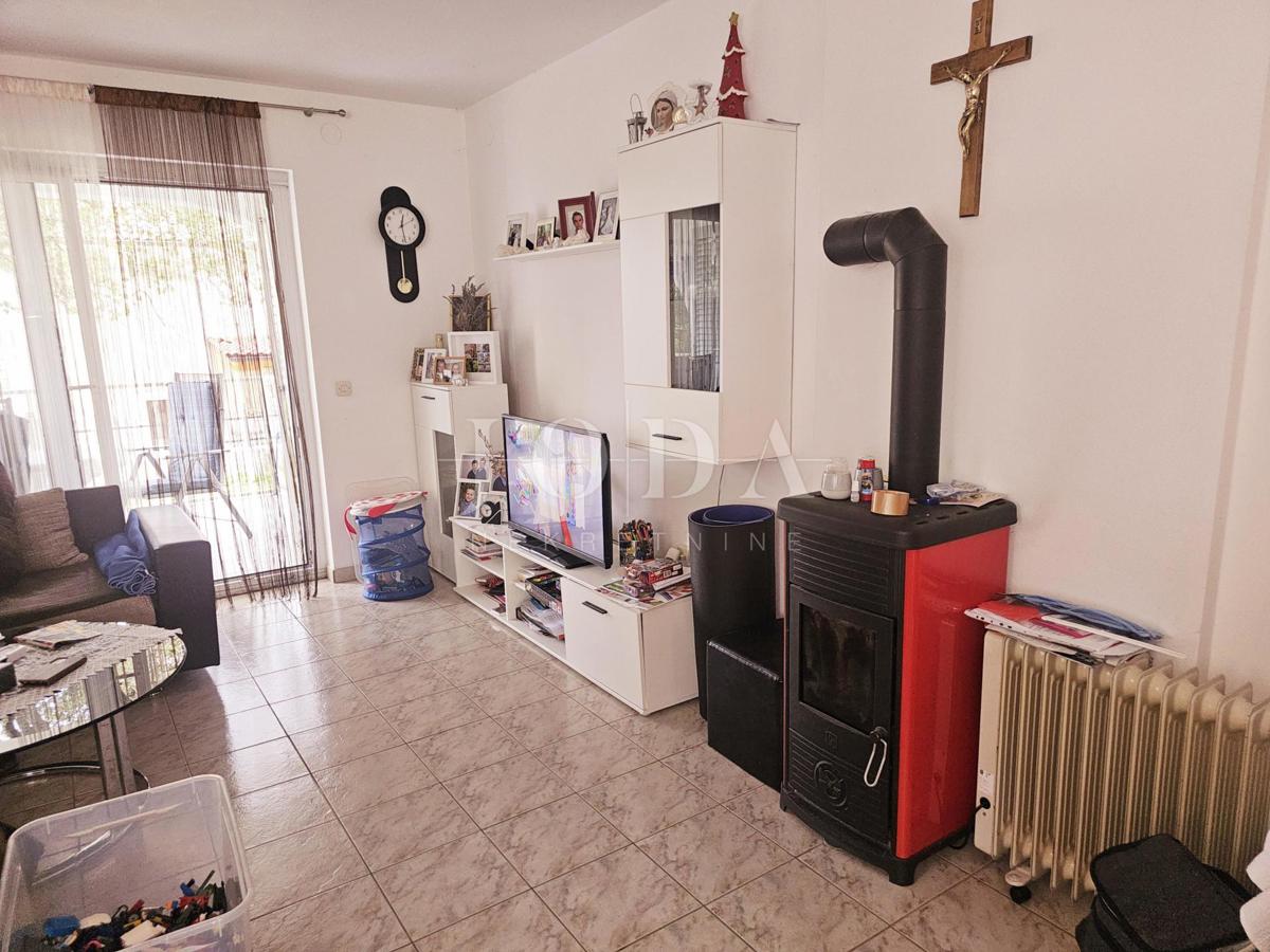 Casa con tre appartamenti, vista mare - Malinska