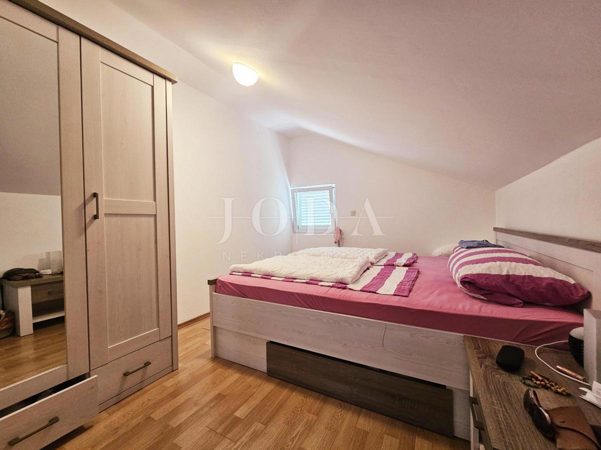 Casa con tre appartamenti, vista mare - Malinska