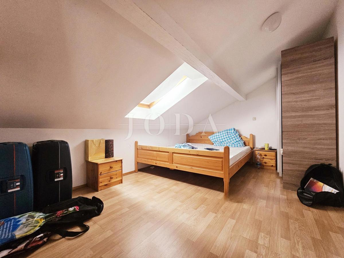 Casa con tre appartamenti, vista mare - Malinska