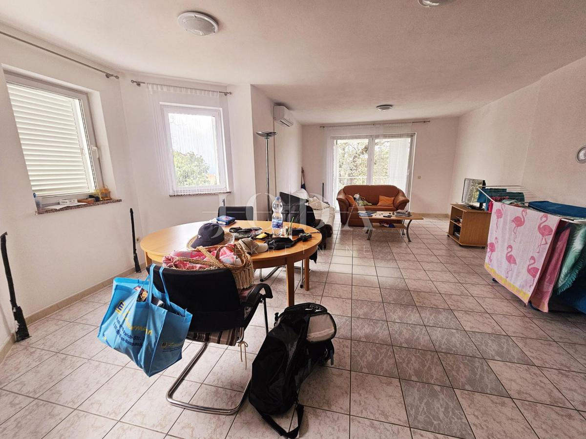 Casa con tre appartamenti, vista mare - Malinska