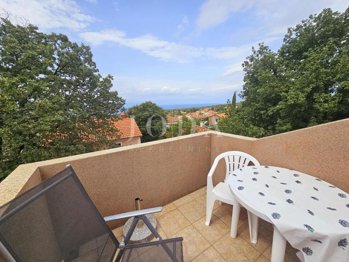 Casa con tre appartamenti, vista mare - Malinska