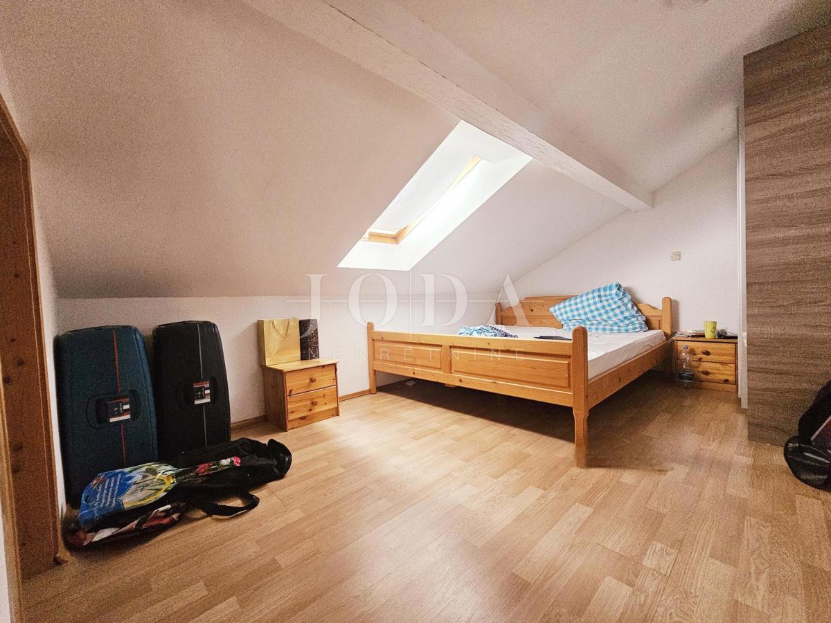 Casa con tre appartamenti, vista mare - Malinska