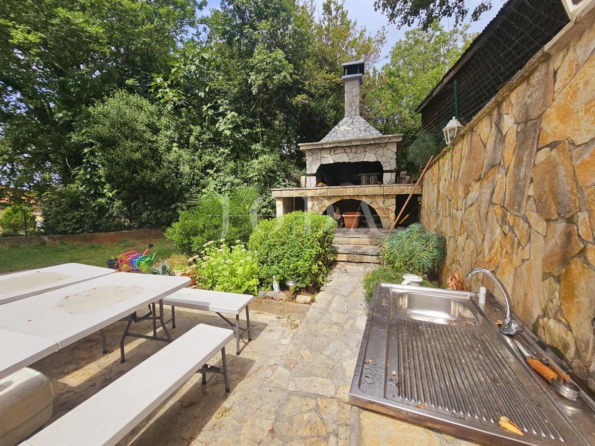 Casa con tre appartamenti, vista mare - Malinska