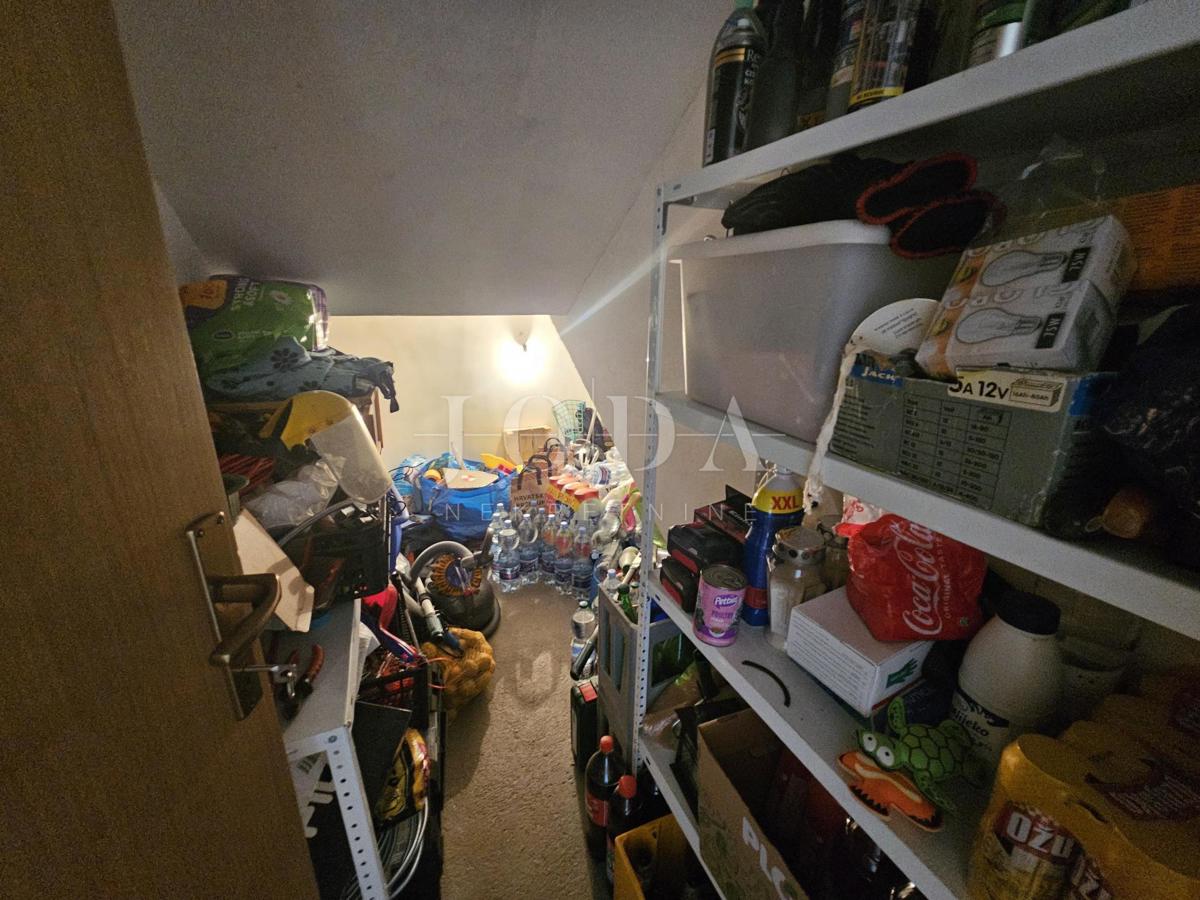 Casa con tre appartamenti, vista mare - Malinska