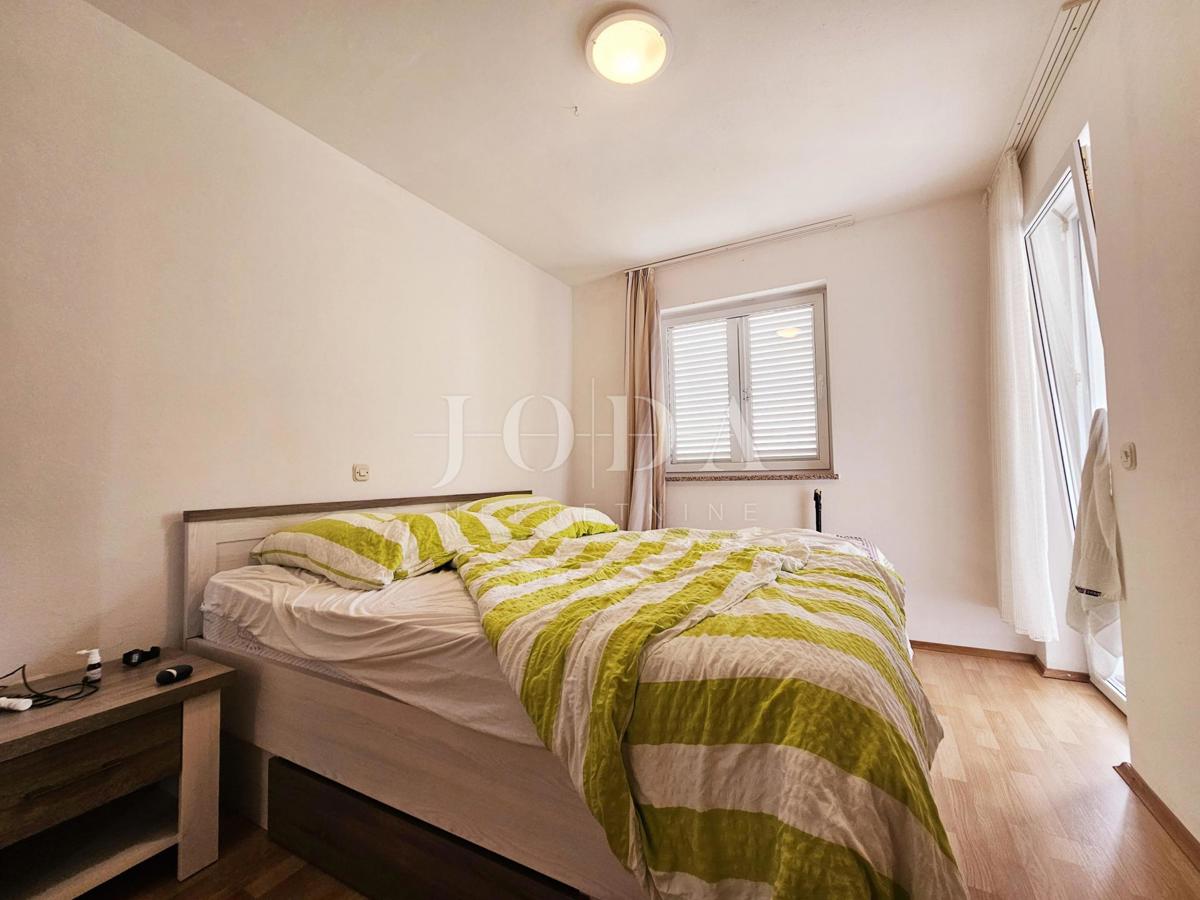 Casa con tre appartamenti, vista mare - Malinska