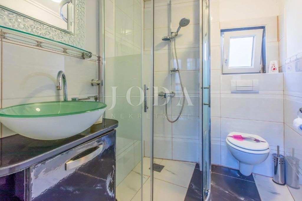 Casa con piscina e terrazza panoramica a Bribir – Ideale per affitti turistici | Quarnero