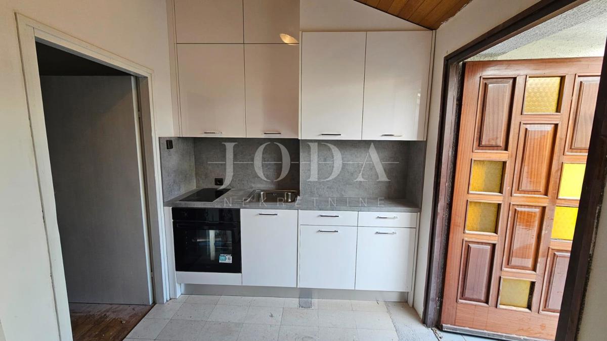 Appartamento in vendita a Selce, ottima posizione e vista mare