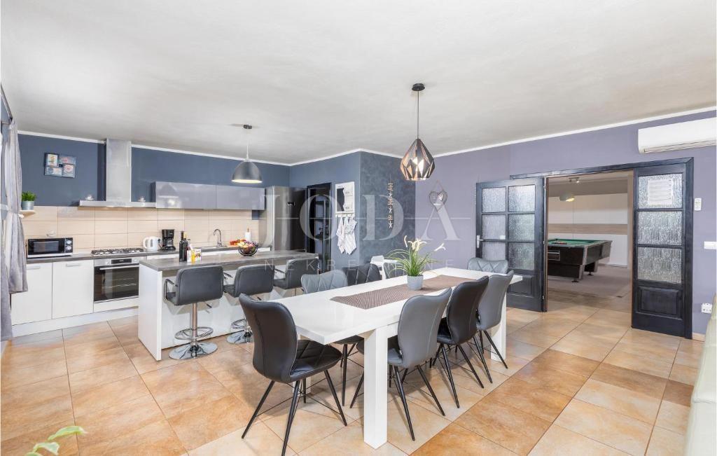 Casa Marčana, 299m2