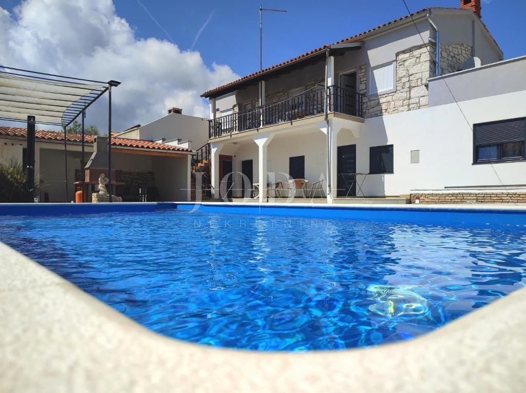 Casa Marčana, 256m2