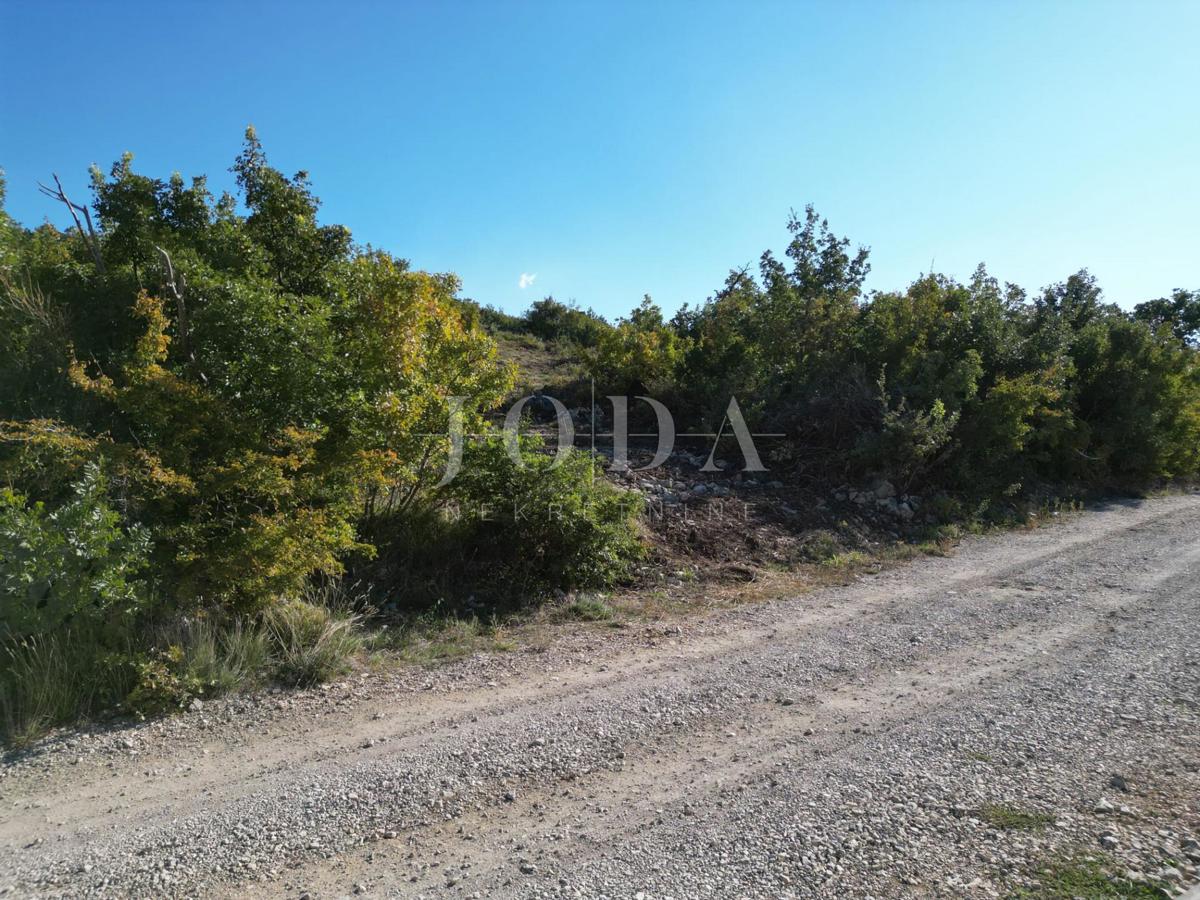 Crikvenica terreno con permesso di costruzione valido