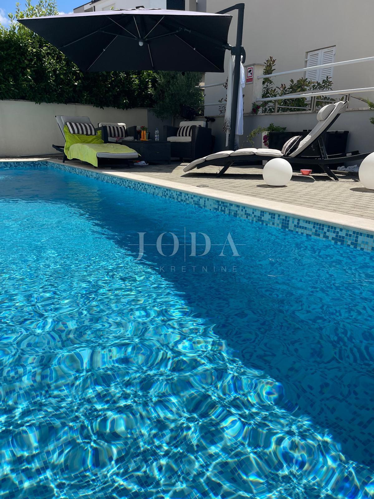 Möblierte Einzimmerwohnung in Meeresnähe, Šilo