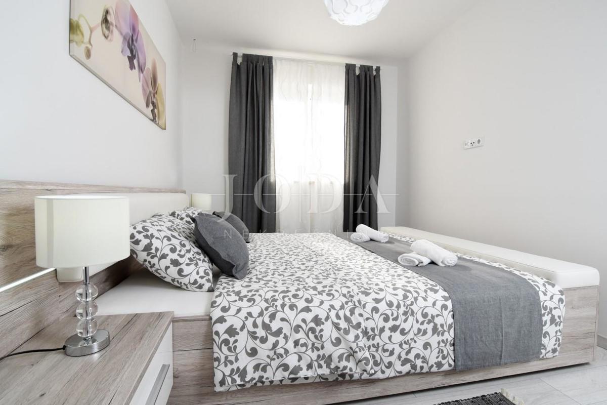 Beautifully decorated house with garden in a good location