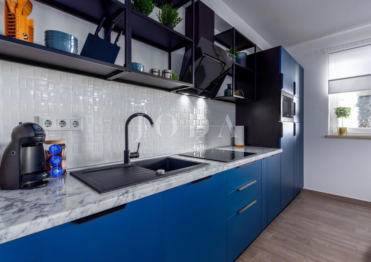 Beautifully decorated house with garden in a good location