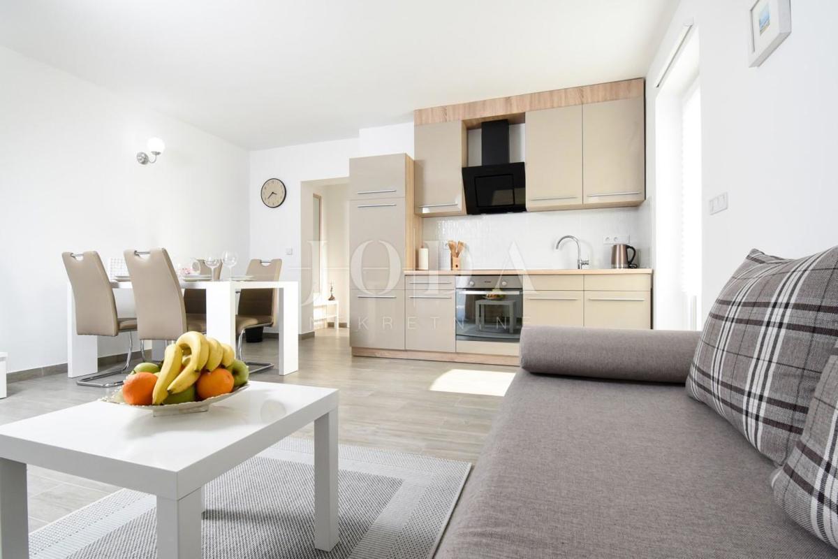 Beautifully decorated house with garden in a good location