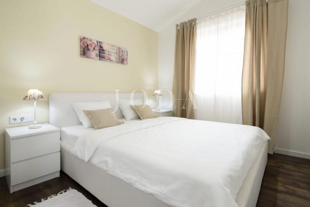 Beautifully decorated house with garden in a good location