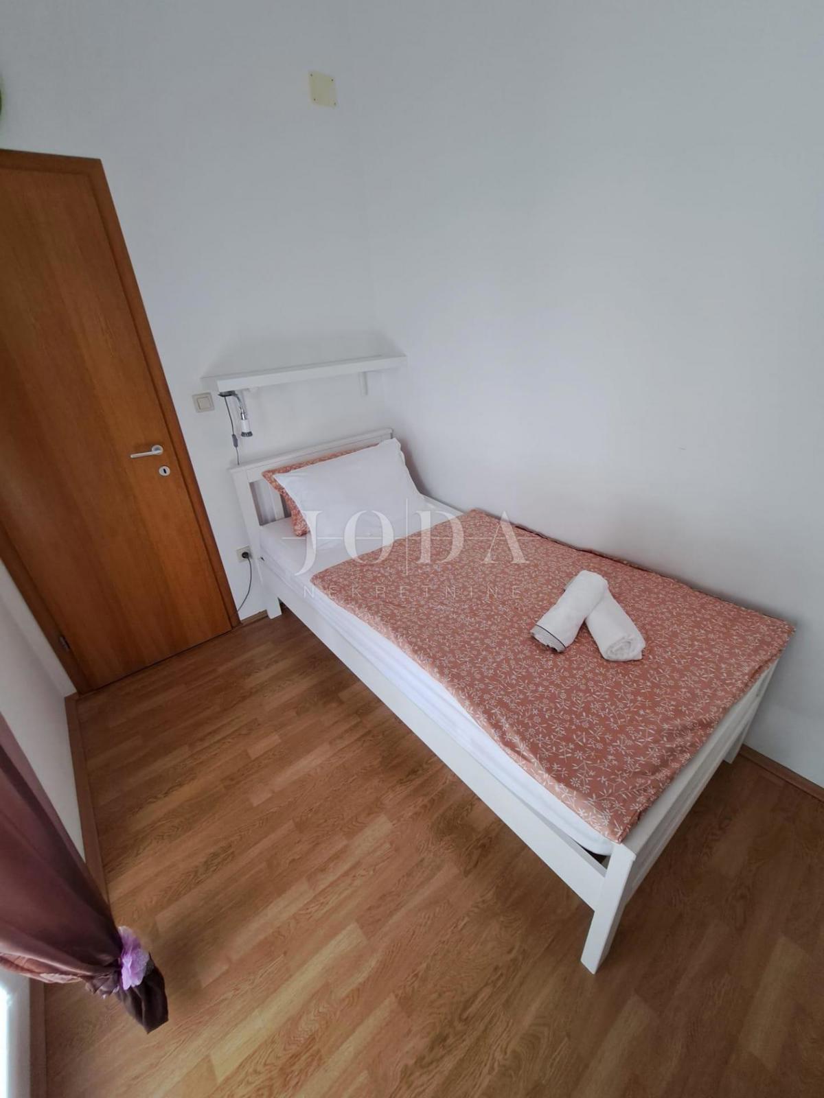 Beautiful house with two residential units and a swimming pool