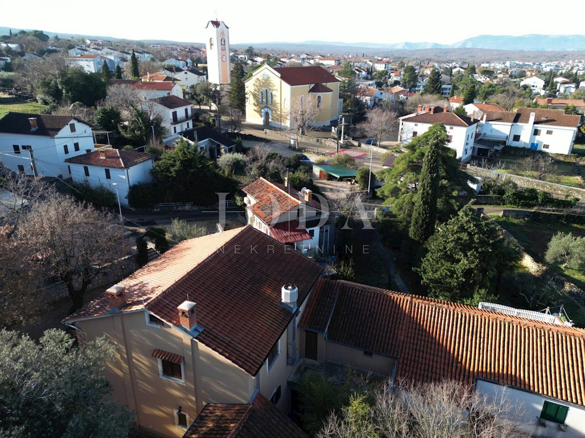 Casa Malinska: spazio commerciale e appartamento: la vostra occasione per la casa perfetta!