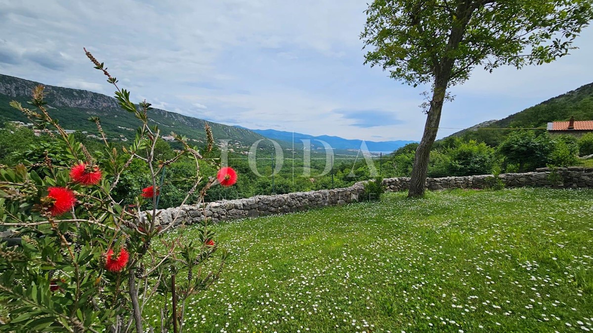 Casa con terreno di 4000m2