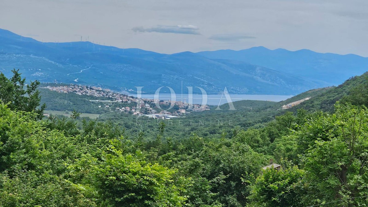 Casa con terreno di 4000m2