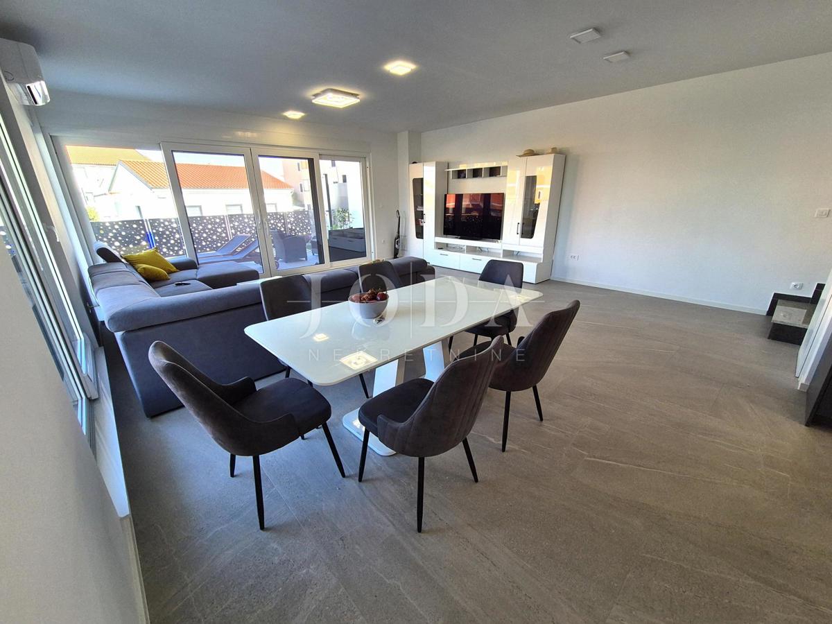 Malinska, nuova arredata con piscina