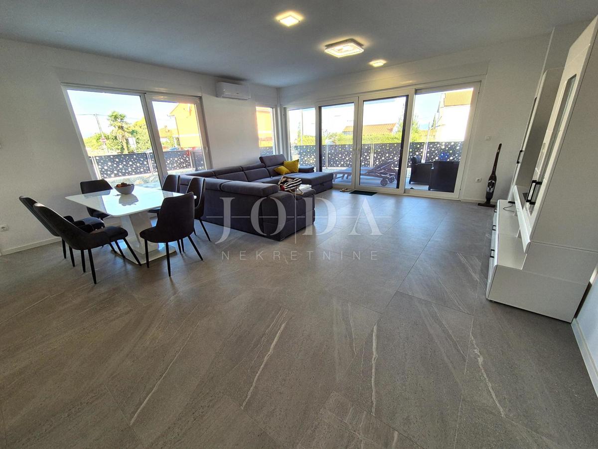 Malinska, nuova arredata con piscina