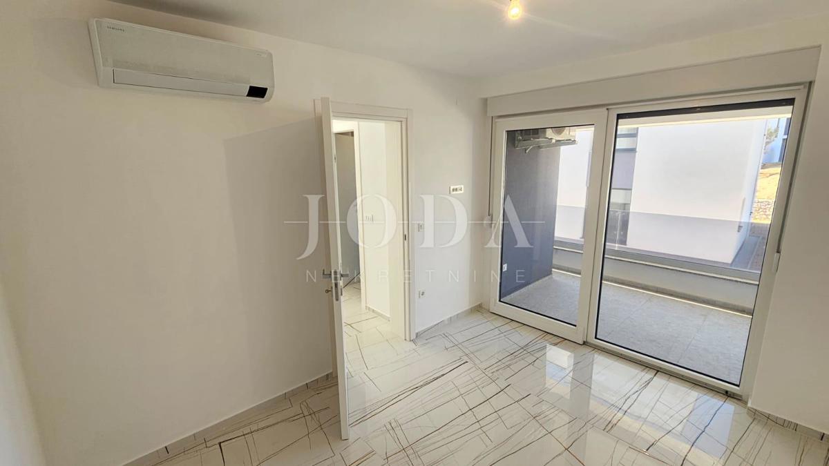 Nuovo edificio Novalja