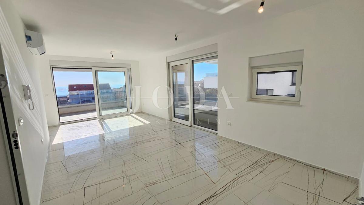 Nuovo edificio Novalja