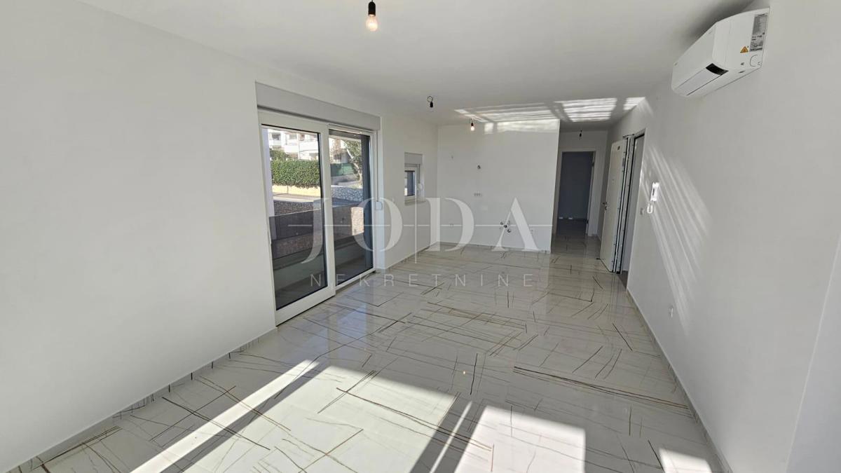 Nuovo edificio Novalja