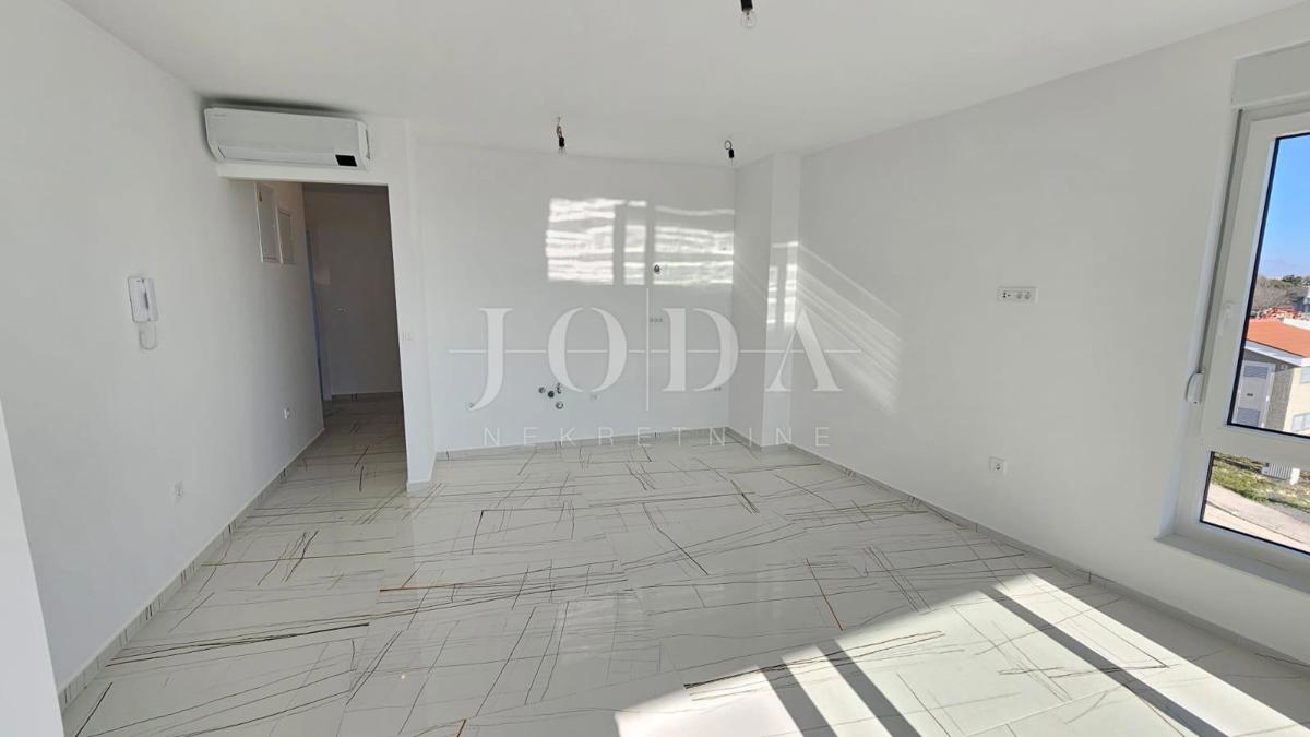 Nuovo edificio Novalja