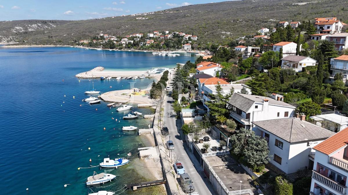 Appartamento Jadranovo prima fila al mare