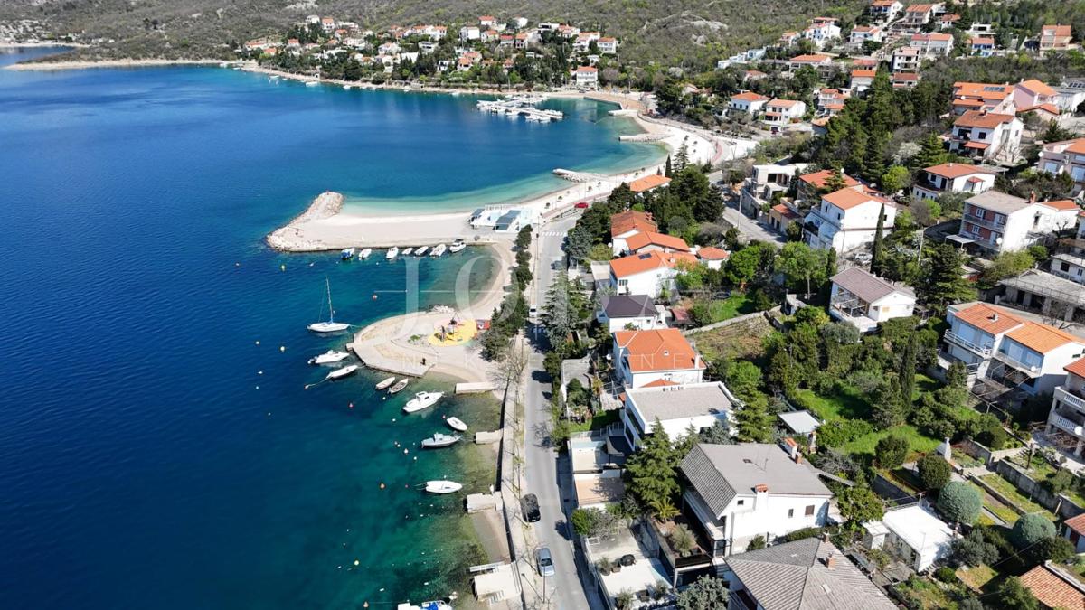 Appartamento Jadranovo prima fila al mare