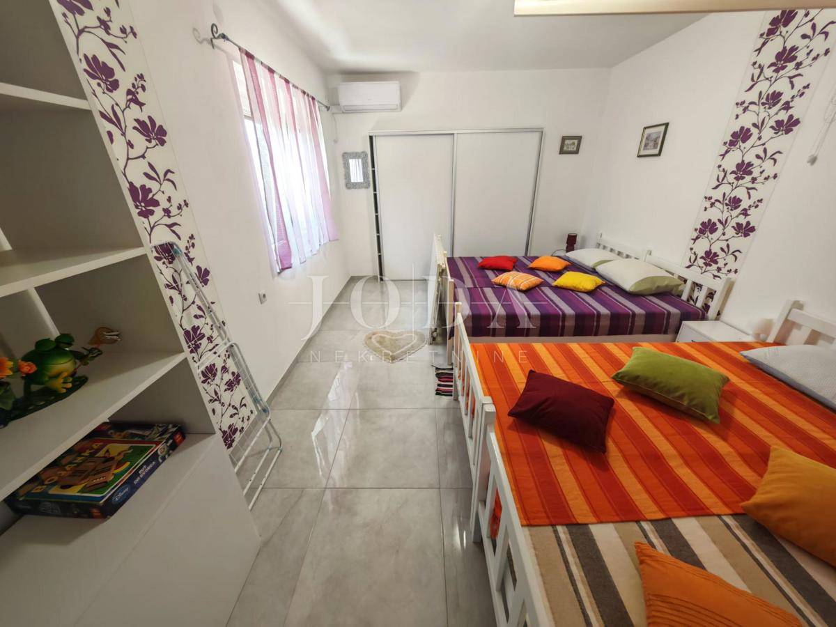 Casa con 3 appartamenti vicino al mare