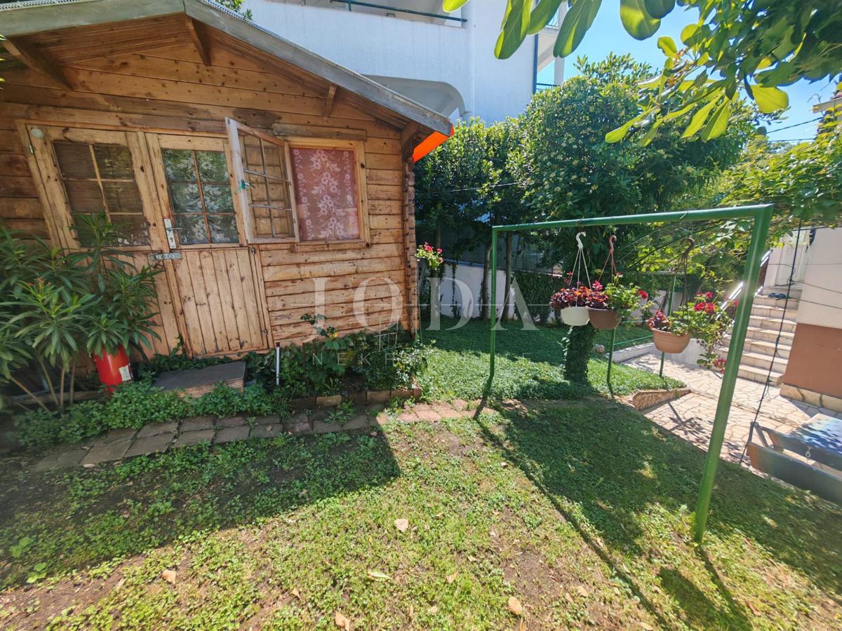 Casa con 3 appartamenti vicino al mare