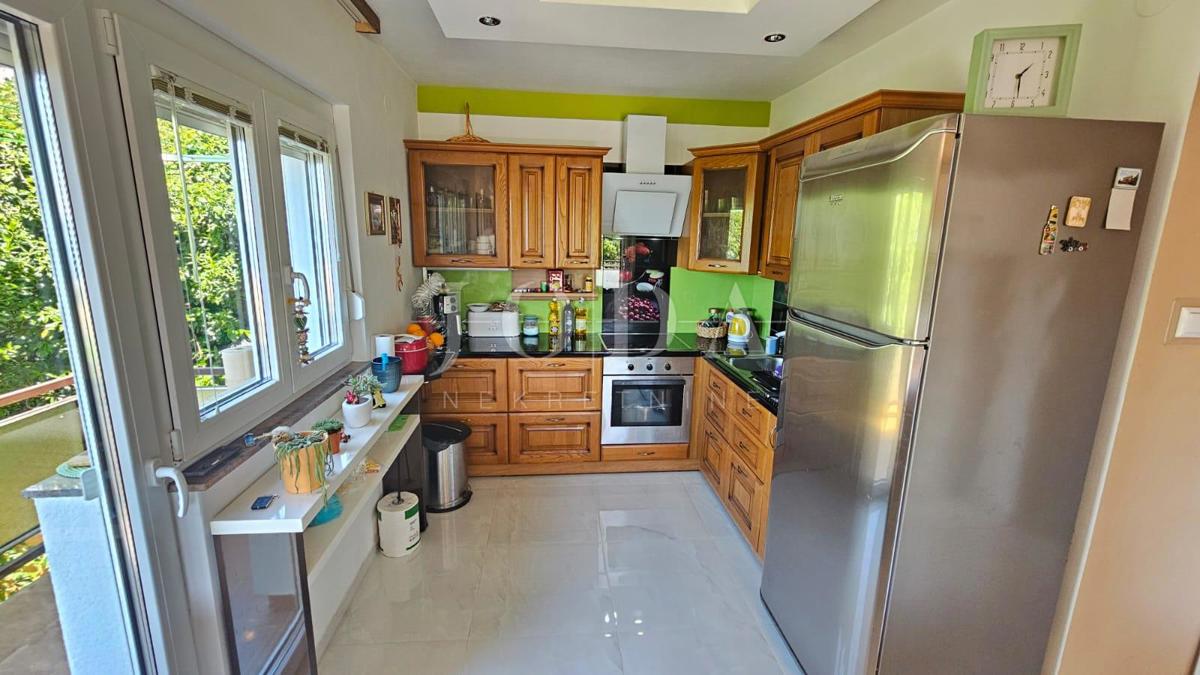 Casa con 3 appartamenti vicino al mare