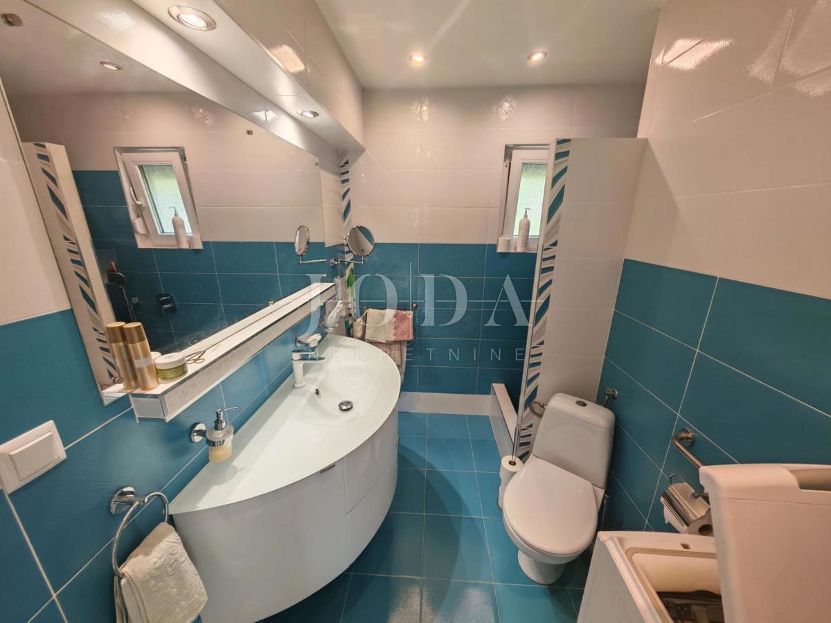 Casa con 3 appartamenti vicino al mare