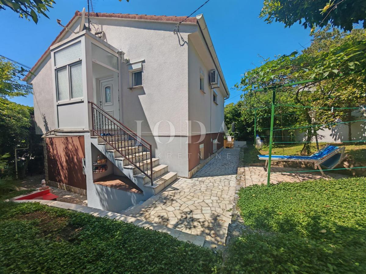 Casa con 3 appartamenti vicino al mare