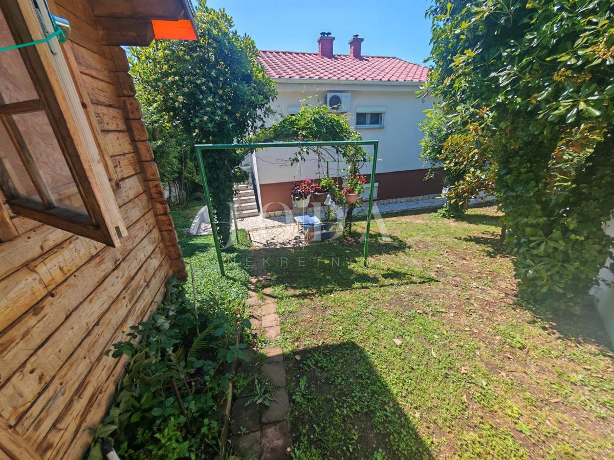 Casa con 3 appartamenti vicino al mare