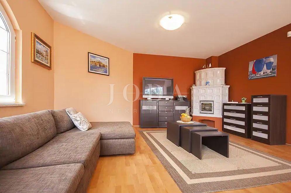 Novi Vinodolski casa con piscina