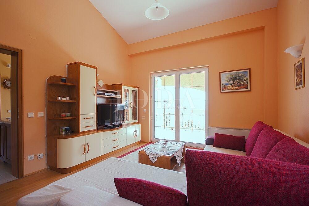 Novi Vinodolski casa con piscina