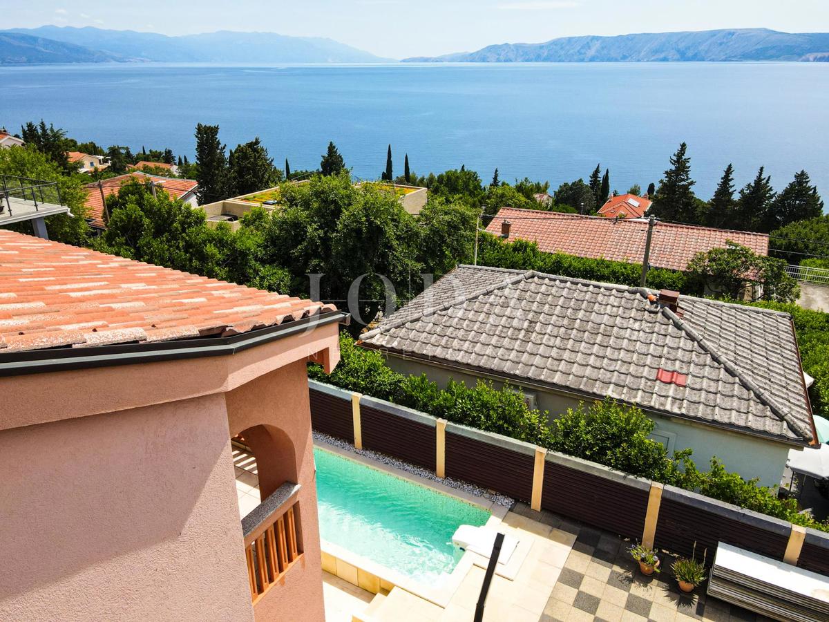 Novi Vinodolski casa con piscina