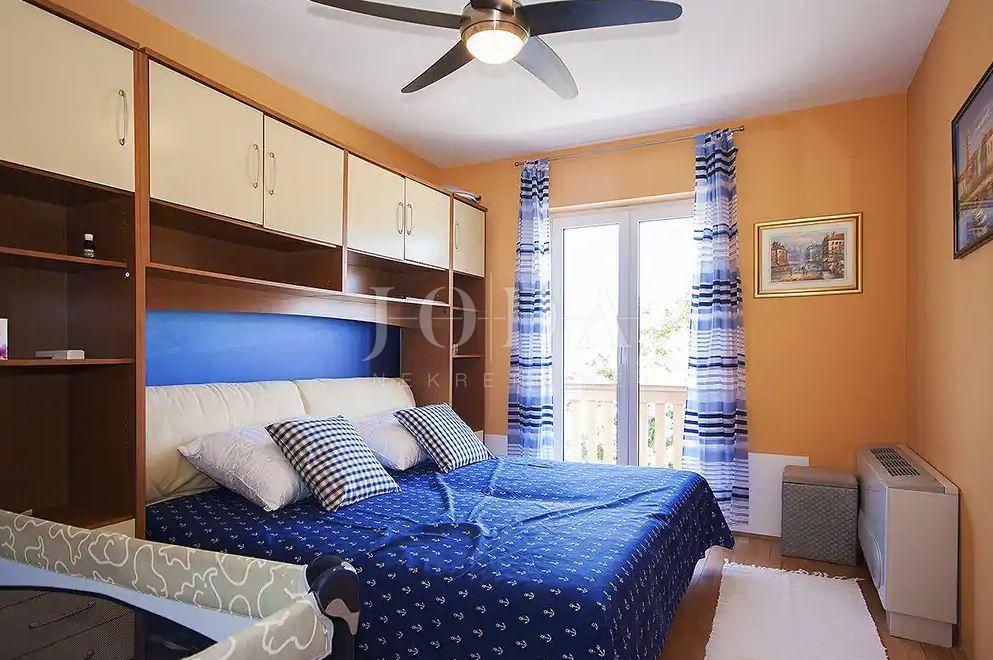 Novi Vinodolski casa con piscina