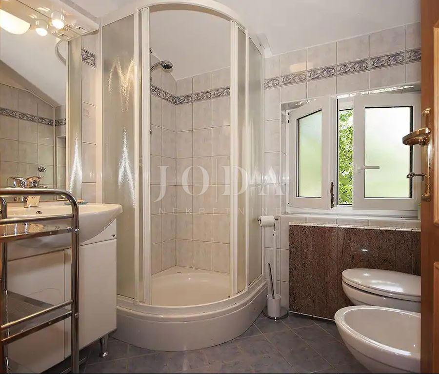 Novi Vinodolski casa con piscina