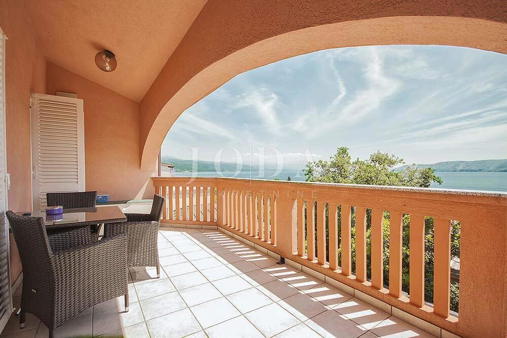 Novi Vinodolski casa con piscina