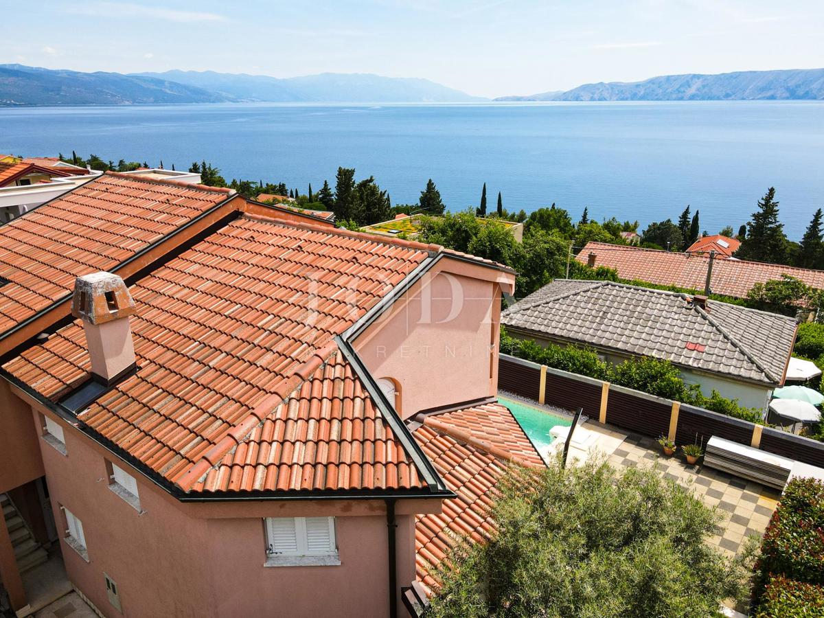 Novi Vinodolski casa con piscina