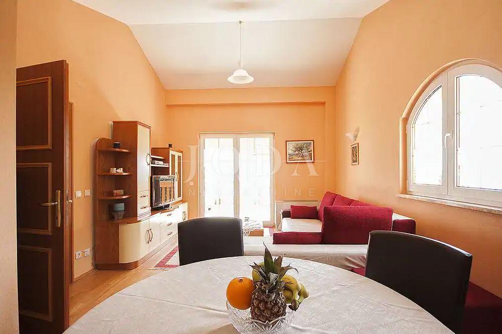 Novi Vinodolski casa con piscina