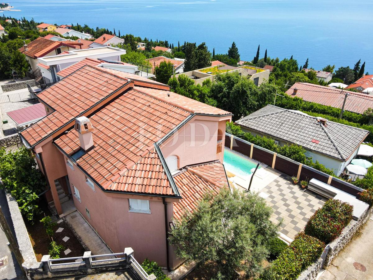 Novi Vinodolski casa con piscina