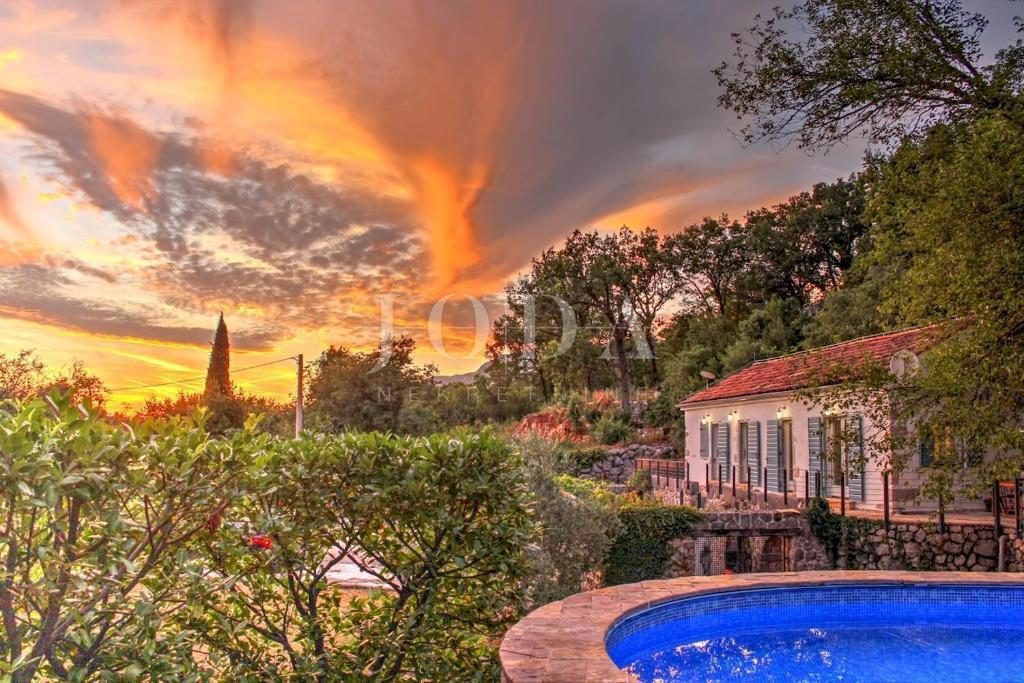 Casa Grižane-Belgrad, Vinodolska Općina, 585m2