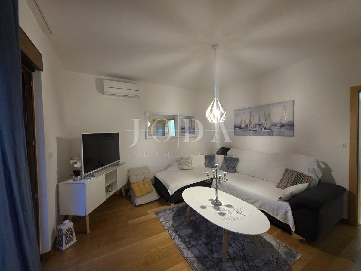 Crikvenica, appartamento al piano terra in ottima posizione