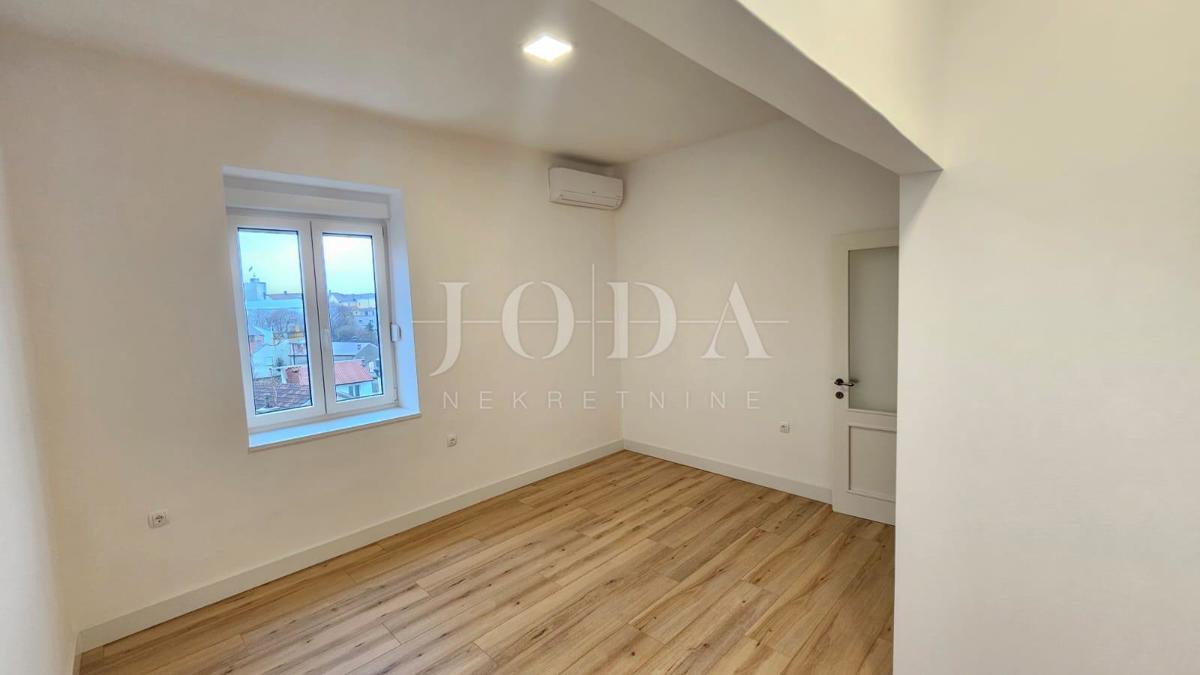 Appartamento completamente ristrutturato di 57 m² – Centro allargato di Novi Vinodolski, vicino al mare